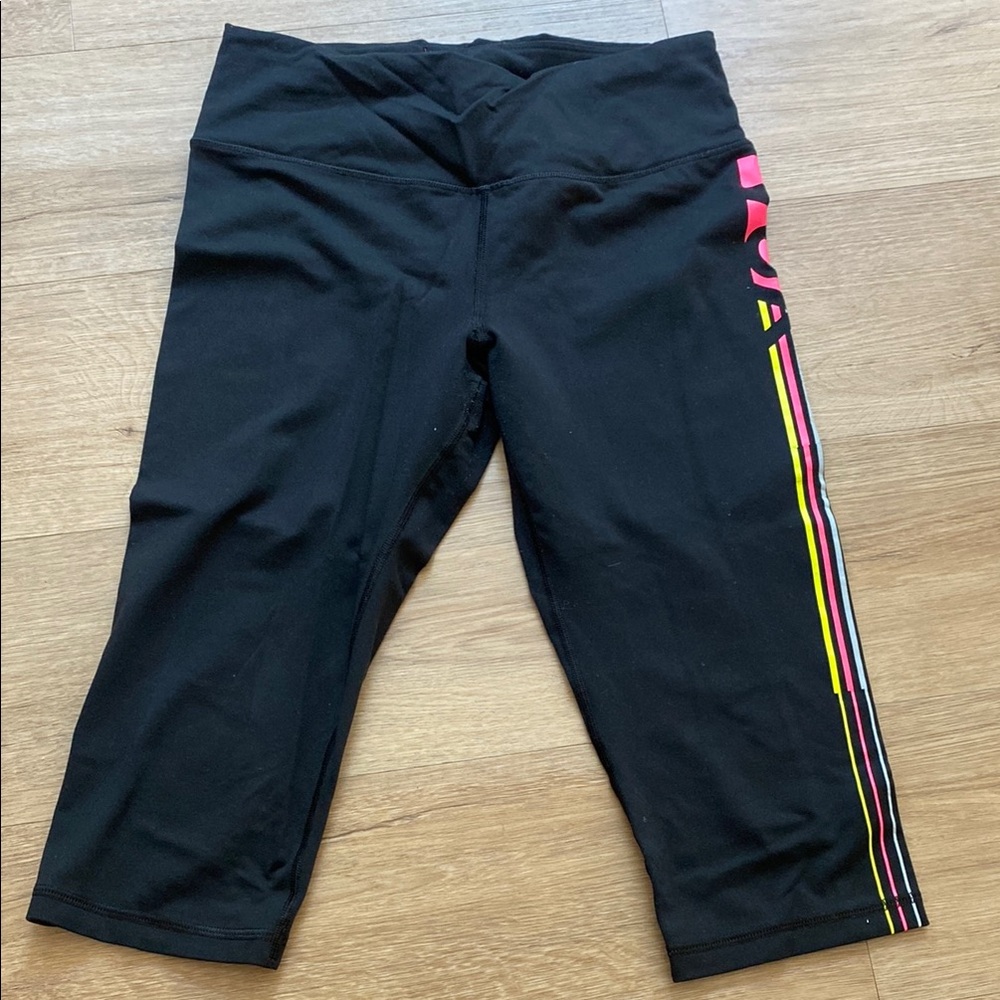 VSX High-Rise Capri Leggings